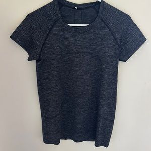 Lululemon swiftly shirt
